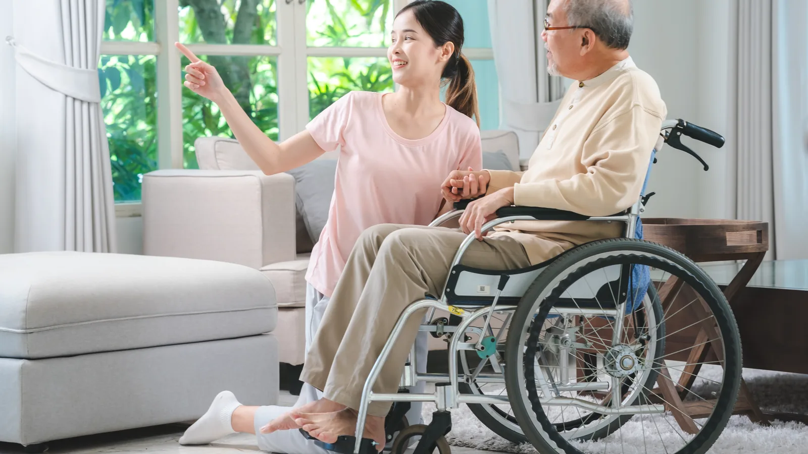 How to choose a wheelchair for a patient at home